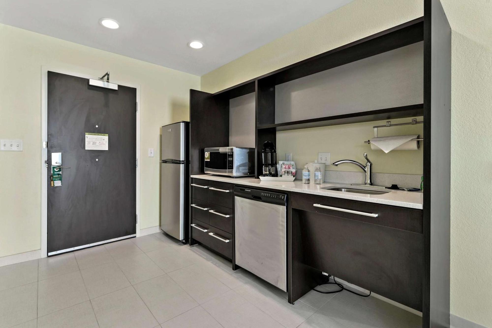 โฮม 2 สวีท บาย ฮิลตัน กัลฟ์พอร์ต ไอ 10 Hotel ภายนอก รูปภาพ